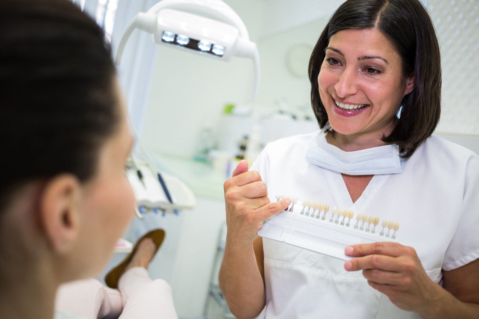 Dentes Amarelados? Descubra Tratamentos para Clarear